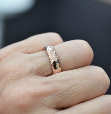 χειροποίητο σφυρήλατο ασημένιο δαχτυλίδι με ροζ επιμετάλλωση