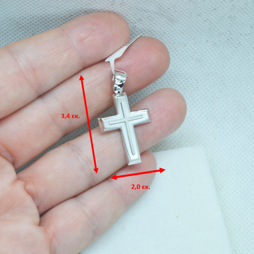 Λευκόχρυσος βαπτιστικός σταυρός σαγρέ με ανάγλυφα σχέδια.
