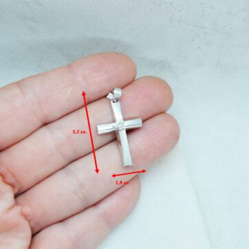 Λευκόχρυσος βαπτιστικός σταυρός με πεταλούδα με ζιργκόν πέτρες  μαζί με αλυσίδα.